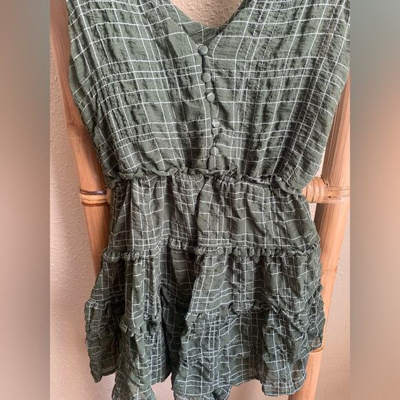 NWT Storia Army Green Plaid Romper ๐ฒ๐ - Picture 7 of 11